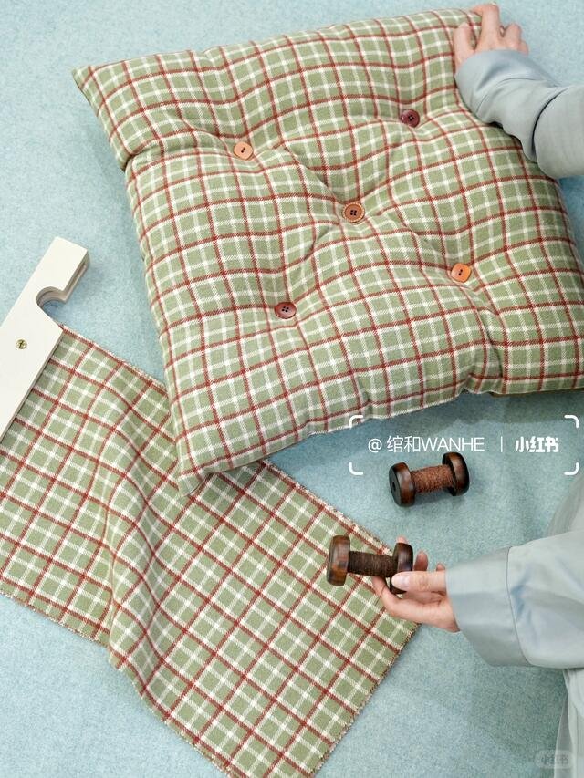 双面异色纽扣抱枕